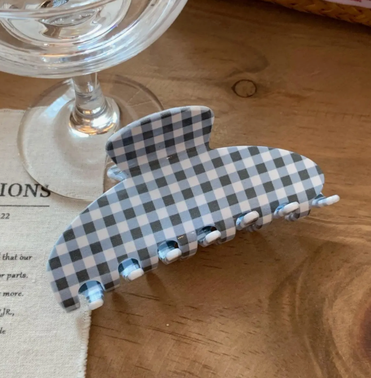 Checkered Retro Clip