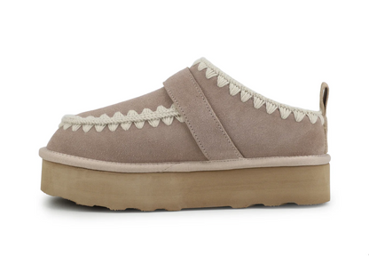 Close 2 Slippers